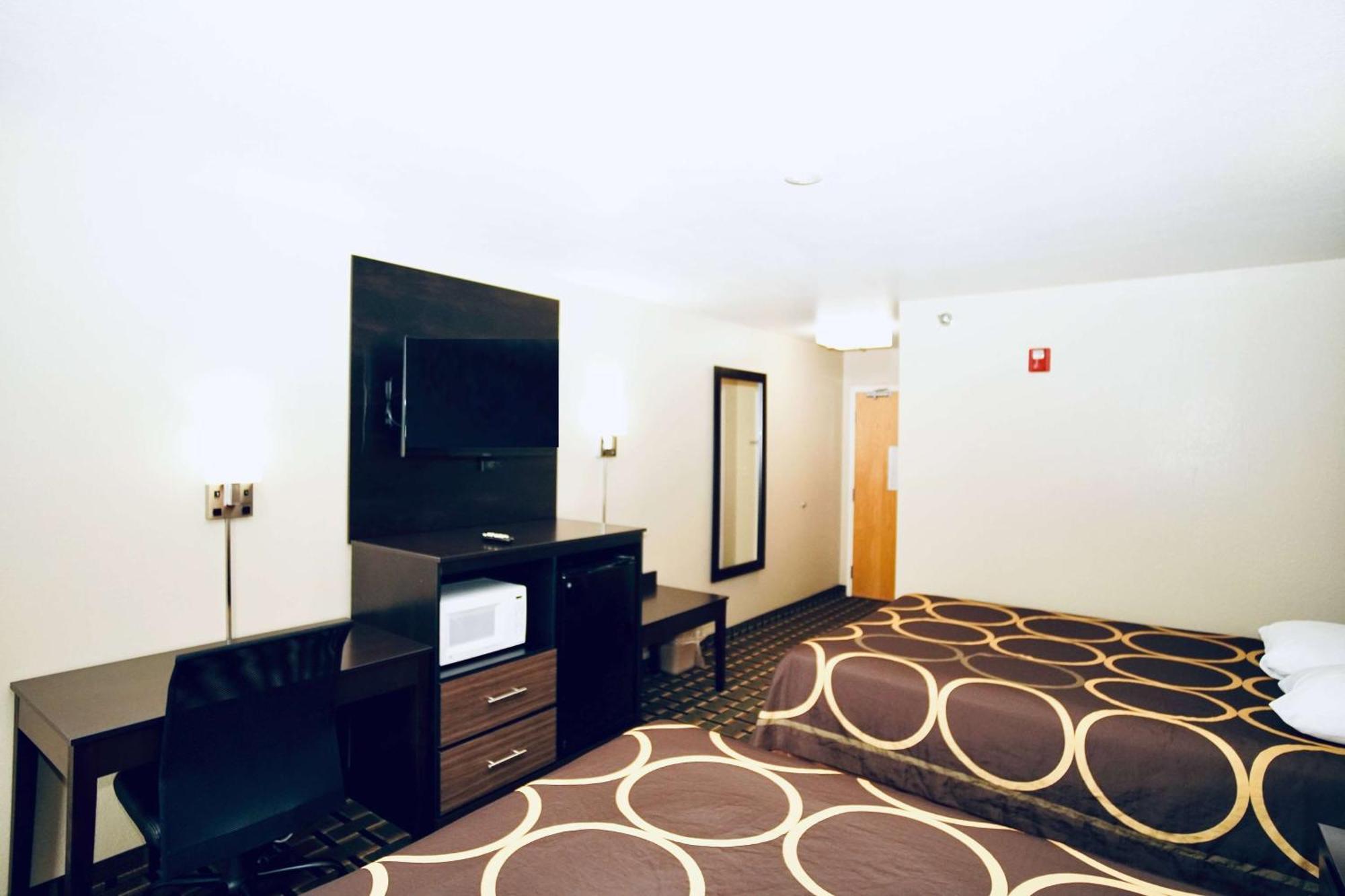 Super 8 By Wyndham Crossville Tn Exterior photo
